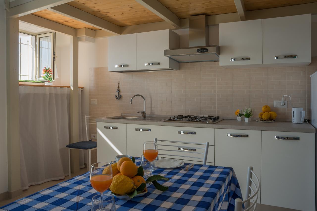 Joanna Studio Flat Giardini Naxos Bagian luar foto