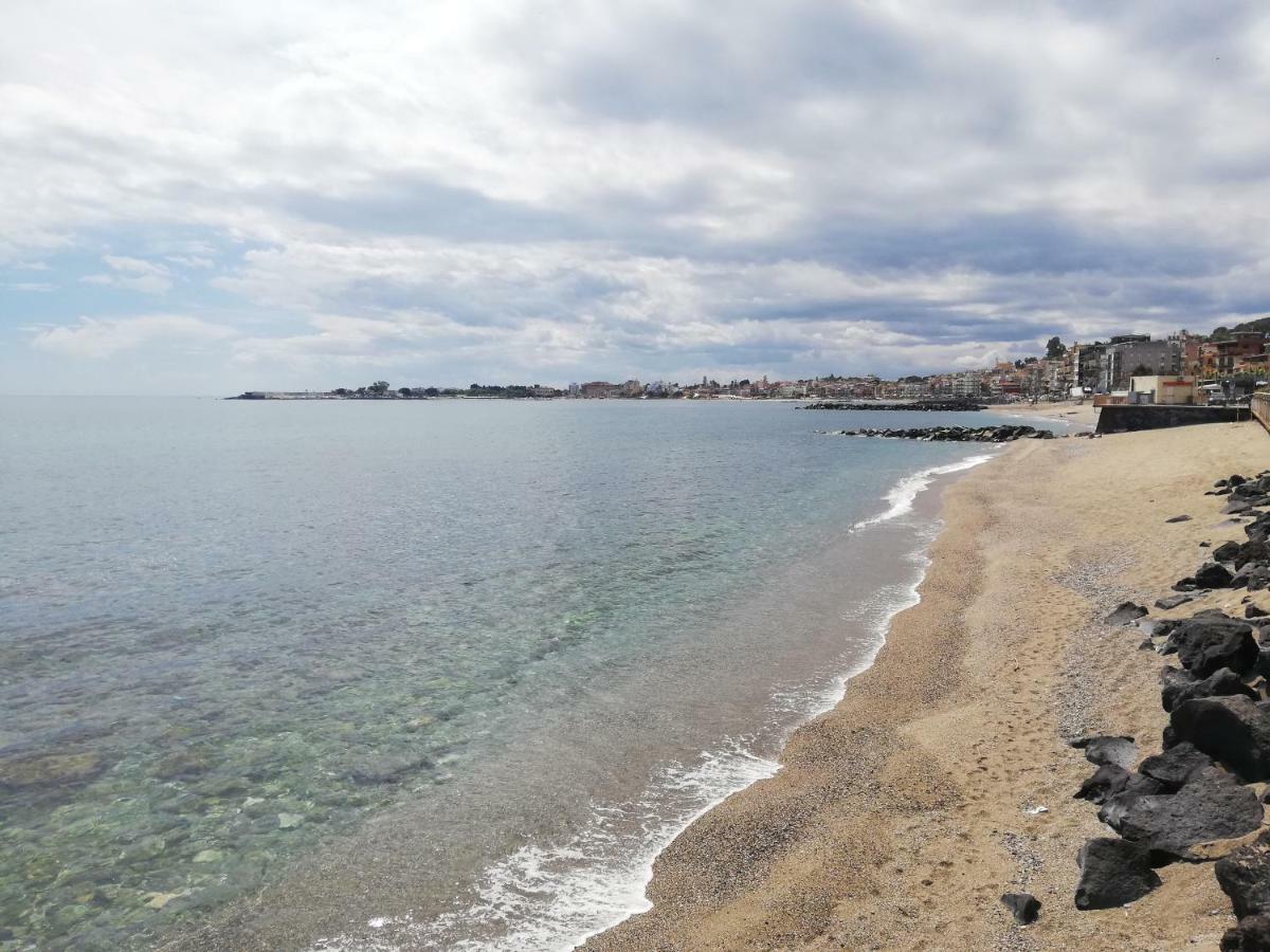 Joanna Studio Flat Giardini Naxos Bagian luar foto